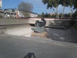 Sculpture near Shodlik hotel.